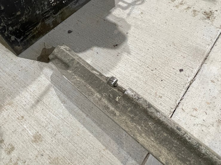 #5031-•-honda-powered-power-screed-image-5