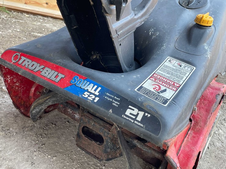 #7416-•-troy-bilt-snow-thrower-image-8