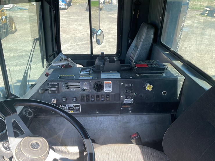#100-•-2005-mack-putzmeiser-tb80-telebelt-truck-(has-wi-title)-image-85