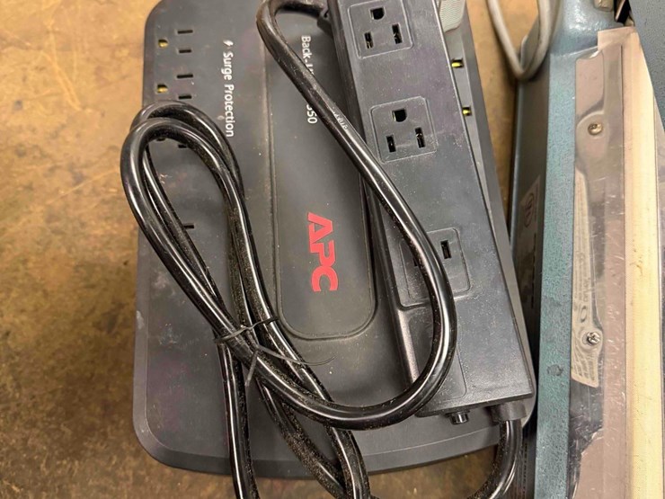 clamco-sealer-w/-surge-protectors-image-7