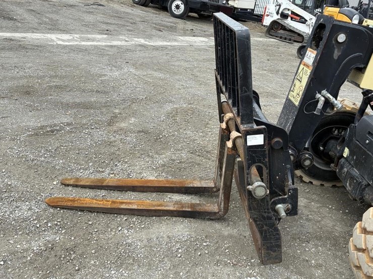 2015-jlg-g5-18a-image-5