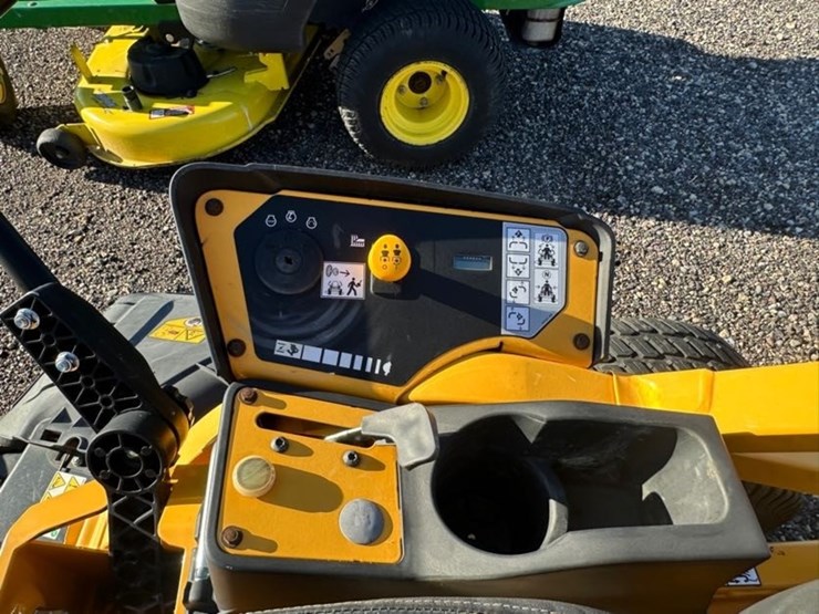 cub-cadet-ultima-zt1-zero-turn-image-8