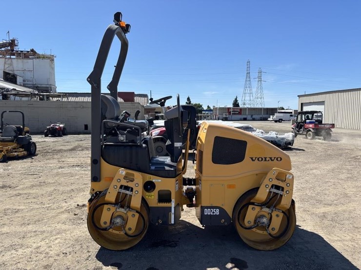 2018-volvo-dd25b-image-7