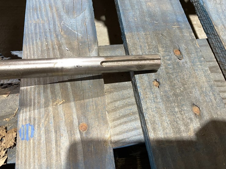 #5038-•-dewalt-4"-x-22"-core-bit-image-4