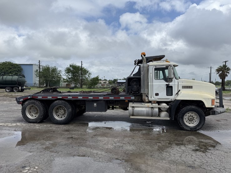 1999-mack-ch613-image-3