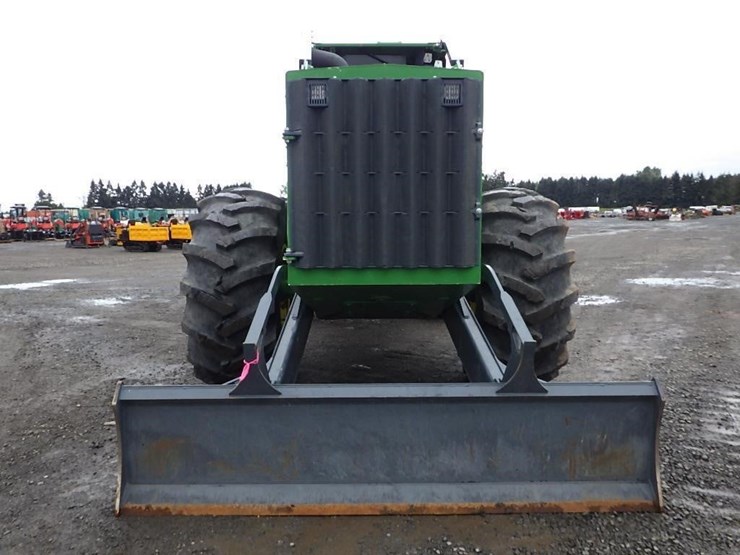 2022-deere-648l-image-2