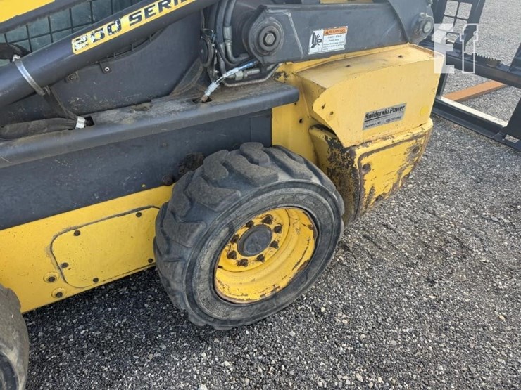 2016-new-holland-l220-image-6