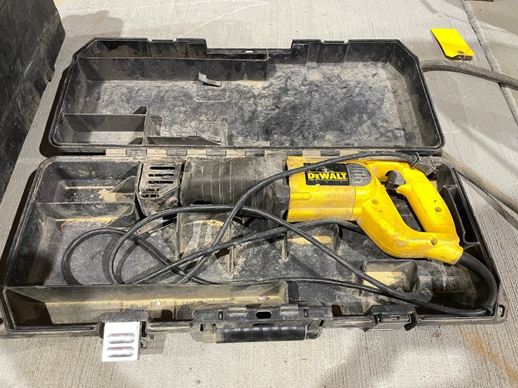 #5048-•-(2)-dewalt-reciprocating-saws-image-3