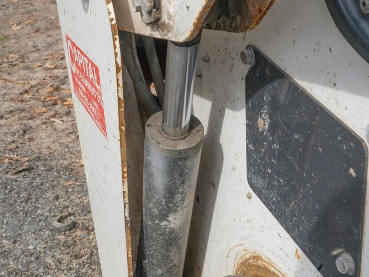 2014-bobcat-mt55-image-32