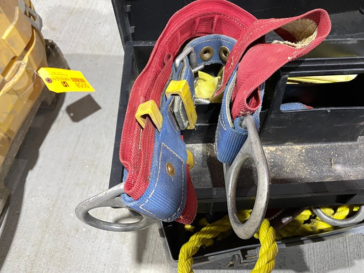 #5059-•-tote-of-safety-harness-and-ropes-image-4