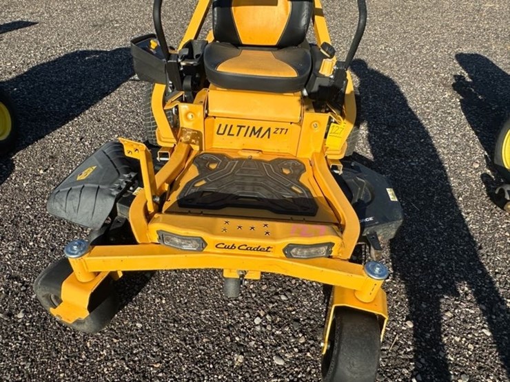 cub-cadet-ultima-zt1-zero-turn-image-6