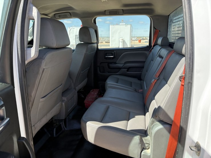 2022-chevrolet-silverado-6500hd-image-5