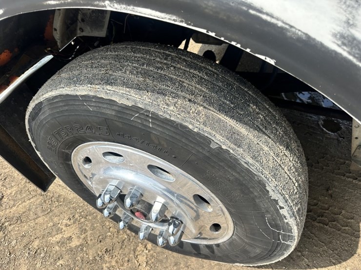 1981-peterbilt-359-image-9