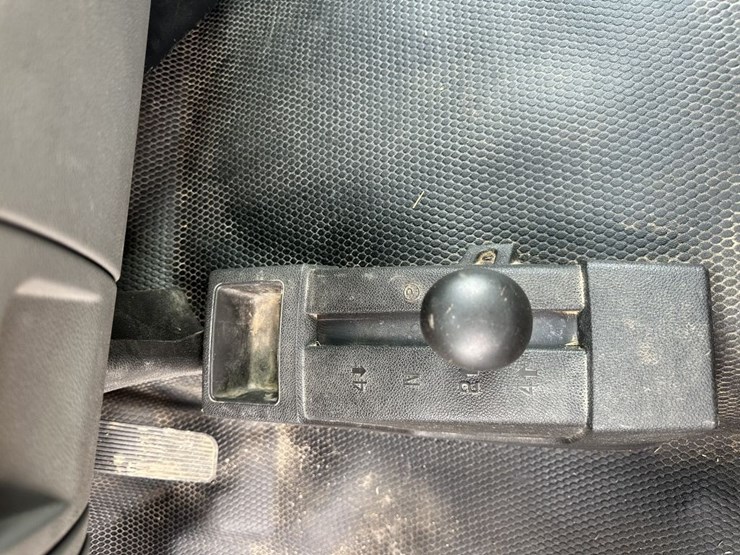 2013-chevrolet-3500hd-image-17