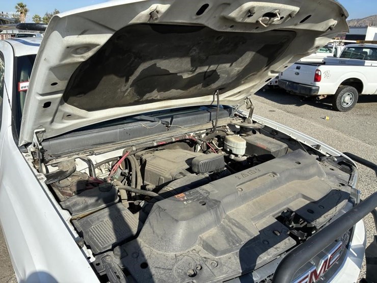 2012-gmc-sierra-2500-image-8