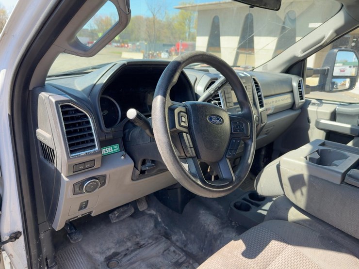 2017-ford-f550-xlt-image-19