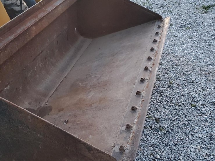 2015-gehl-r220-image-15