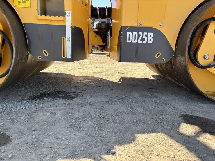 2018-volvo-dd25b-image-13