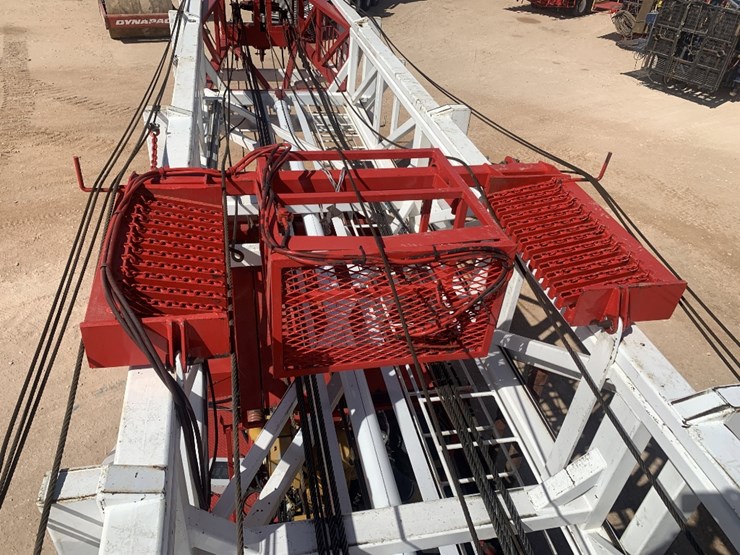 2012-caterpillar-c13-image-17