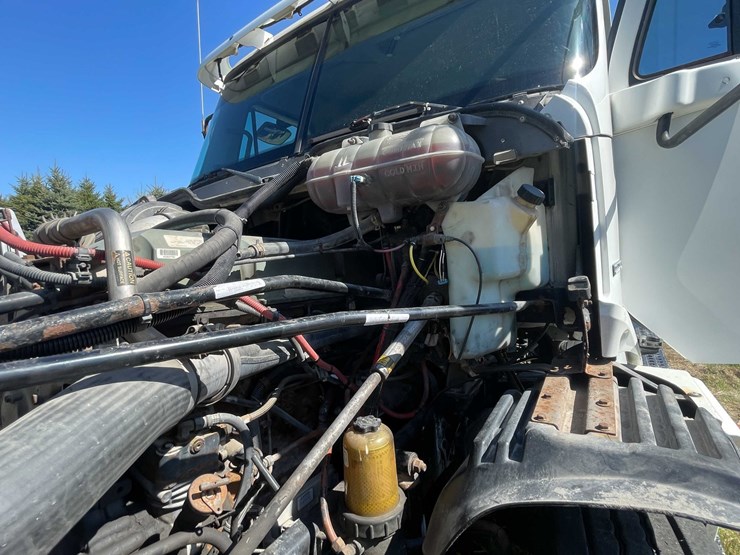 #7157-•-2006-freightliner-columbia-(has-wi-title)-image-81