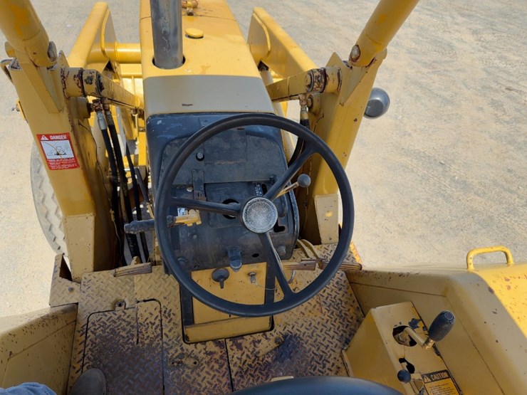 1980-deere-500c-image-25