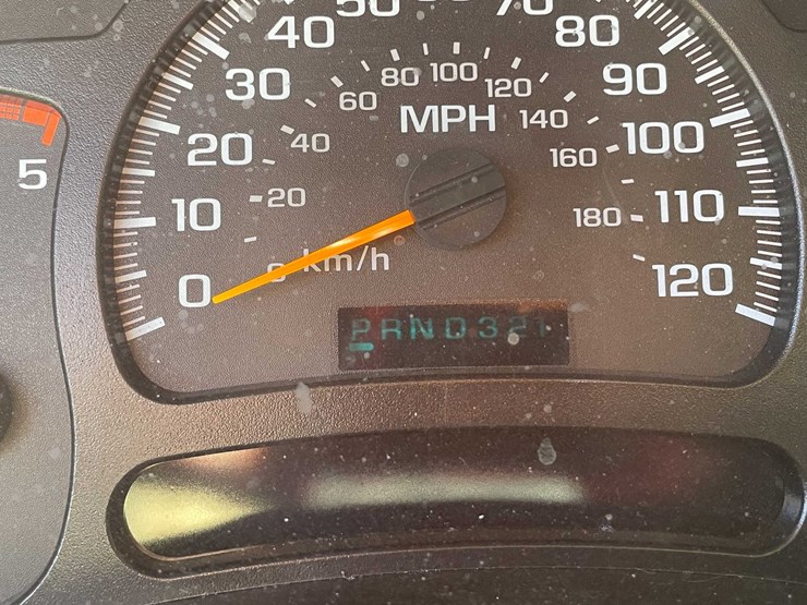 #7046-•-2005-chevrolet-duramax-(has-wi-title)-image-63