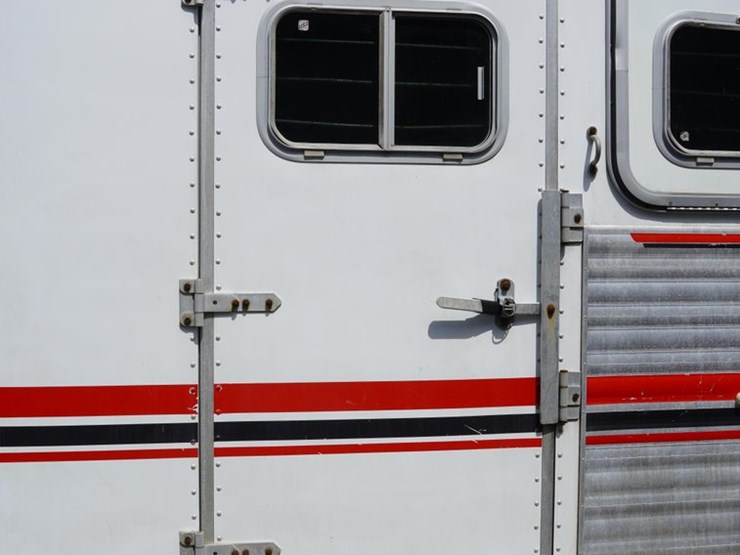 #142-•-1999-exiss-3-slant-aluminum-6-horse-capacity-trailer-image-33