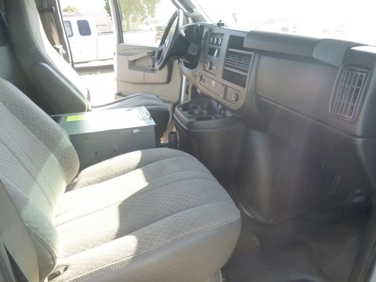 2016-chevrolet-2500-image-17