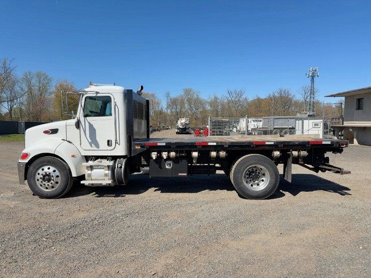 2014-peterbilt-337-image-2