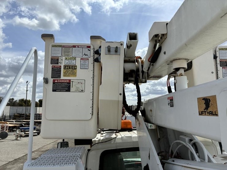 2005-international-durastar-4400-image-16