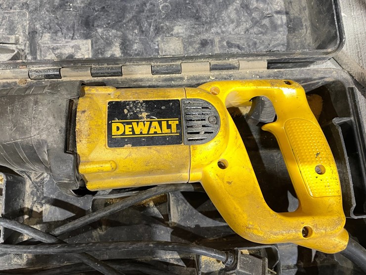 #5048-•-(2)-dewalt-reciprocating-saws-image-5