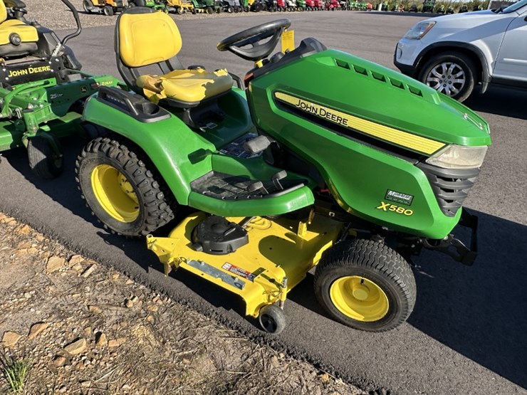 2017-john-deere-x580-image-4