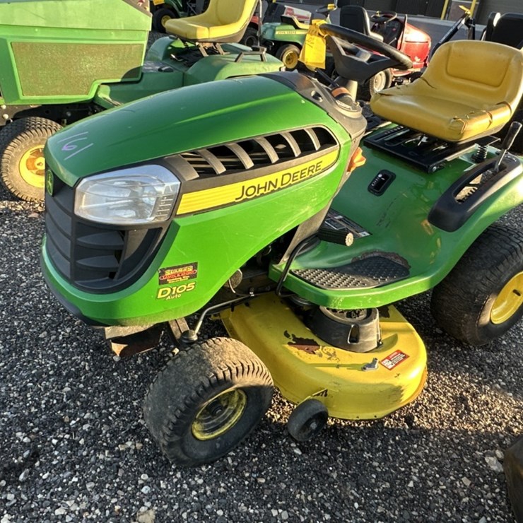 2014 JOHN DEERE D105