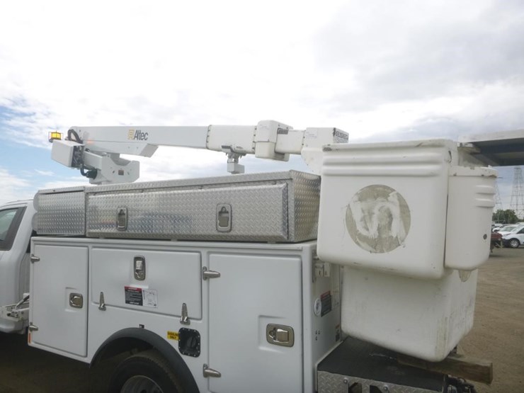 2022-ford-f450-image-11