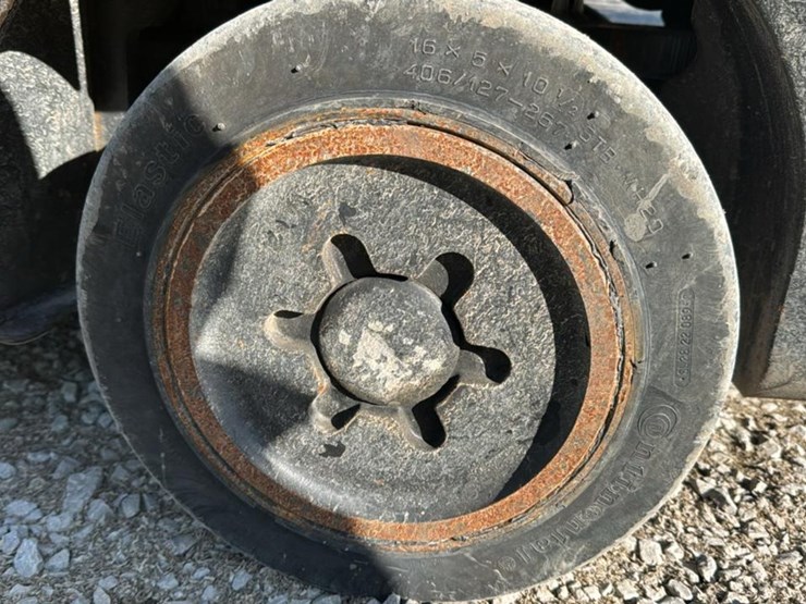 2020-hyster-s50ft-image-37