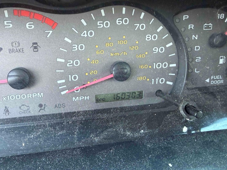 2004-toyota-sequoia-image-16