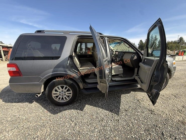 2013-ford-expedition-xlt-image-24
