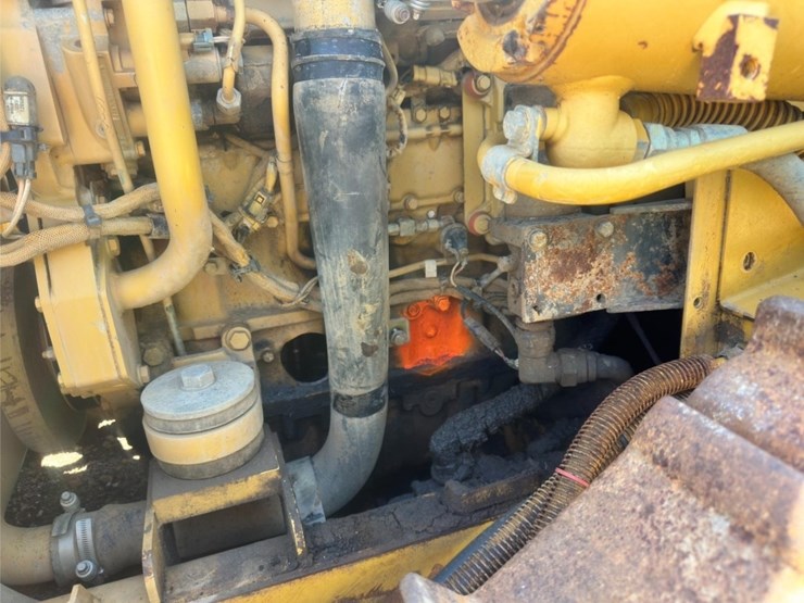 2006-caterpillar-d6n-lgp-image-21