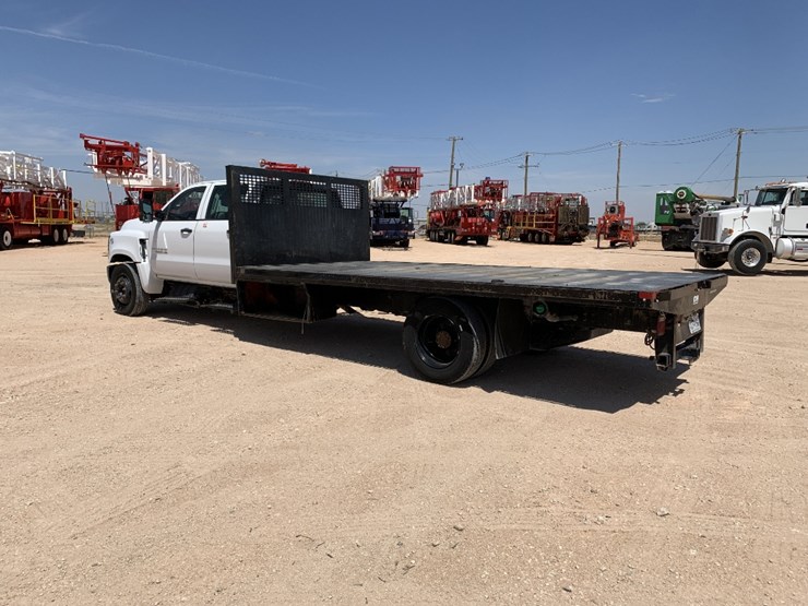 2022-chevrolet-silverado-6500hd-image-2