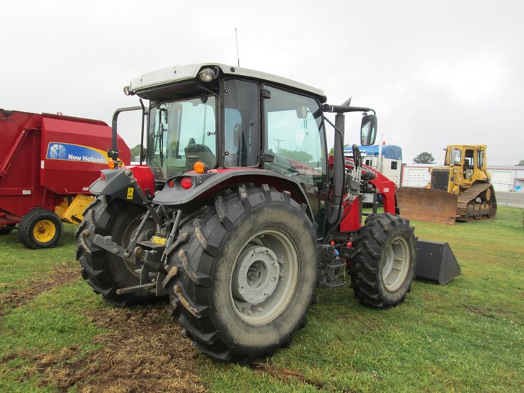 2018-massey-ferguson-4709-image-3