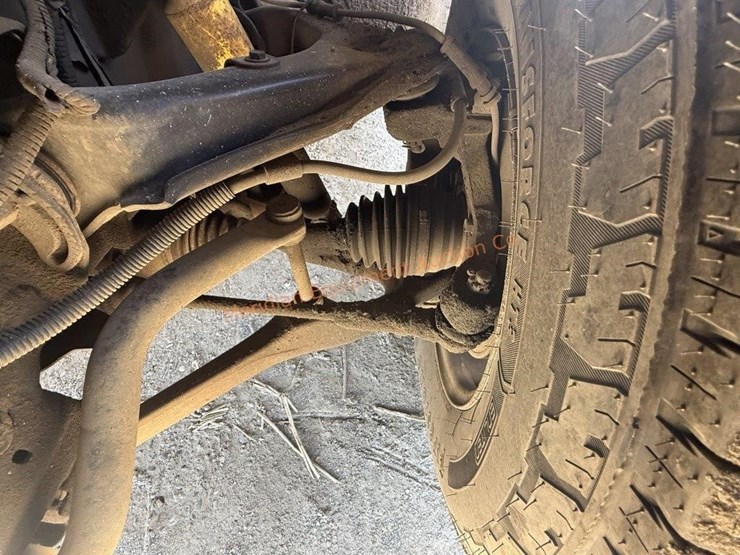 2005-chevrolet-silverado-3500-image-12