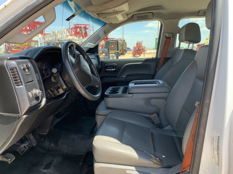 2022-chevrolet-silverado-6500hd-image-8