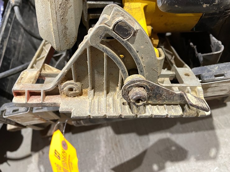 #5046-•-dewalt-7-1/4"-circular-saw-image-9