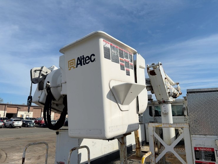 2013-international-7300-image-20