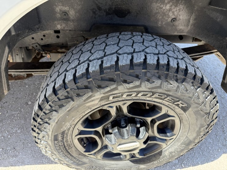 2023-ford-f250-image-11