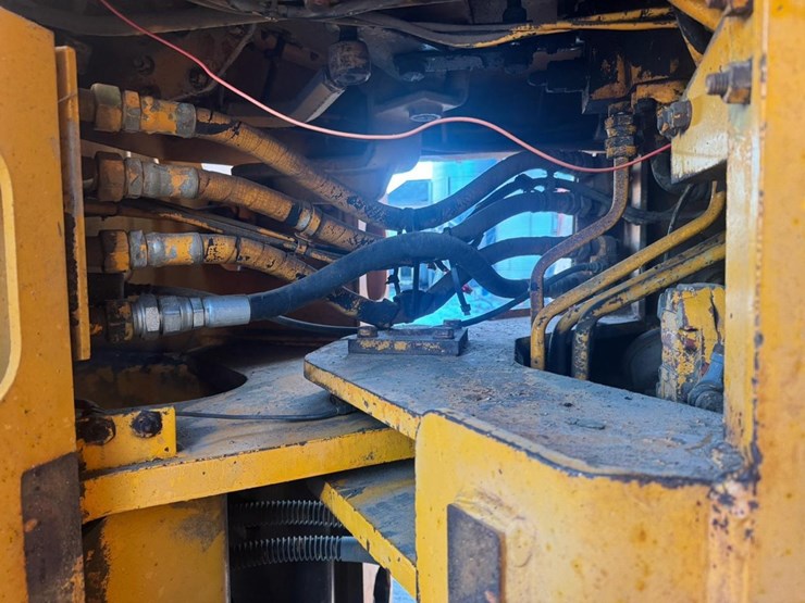 #122-•-1987-kobelco-lk600-wheel-loader-image-39