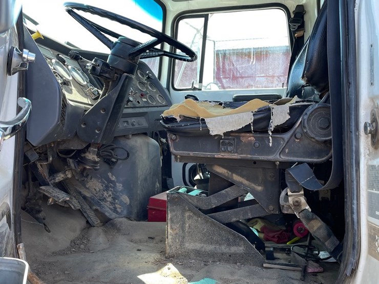 1996-cummins-m11-image-111