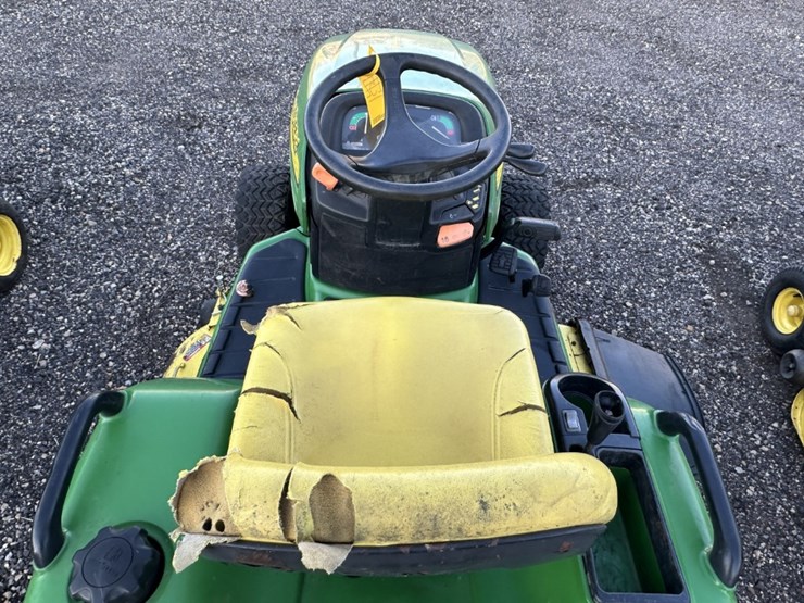 john-deere-x585-image-7