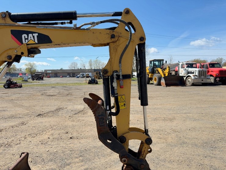 2014-caterpillar-303e-cr-image-10
