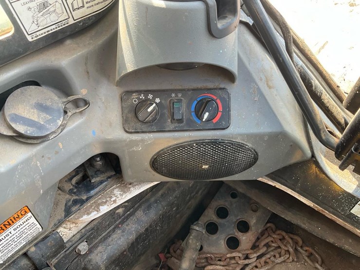 2021-bobcat-t870-image-71